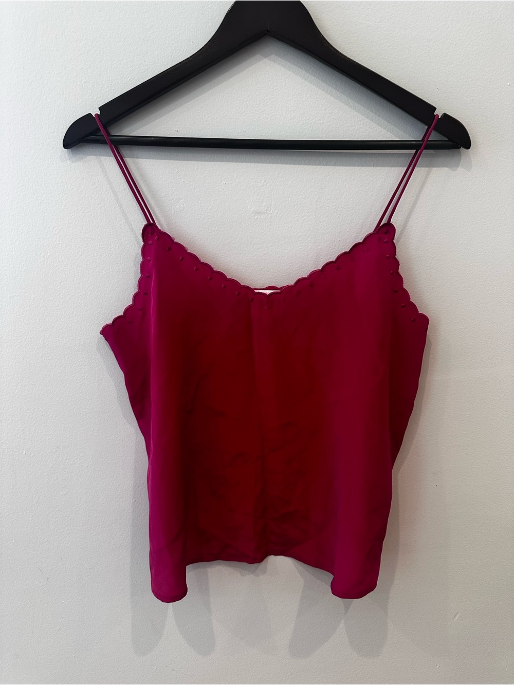 Sezane Top Athenee Berry Scallop-Edge Spaghetti Strap Camisole